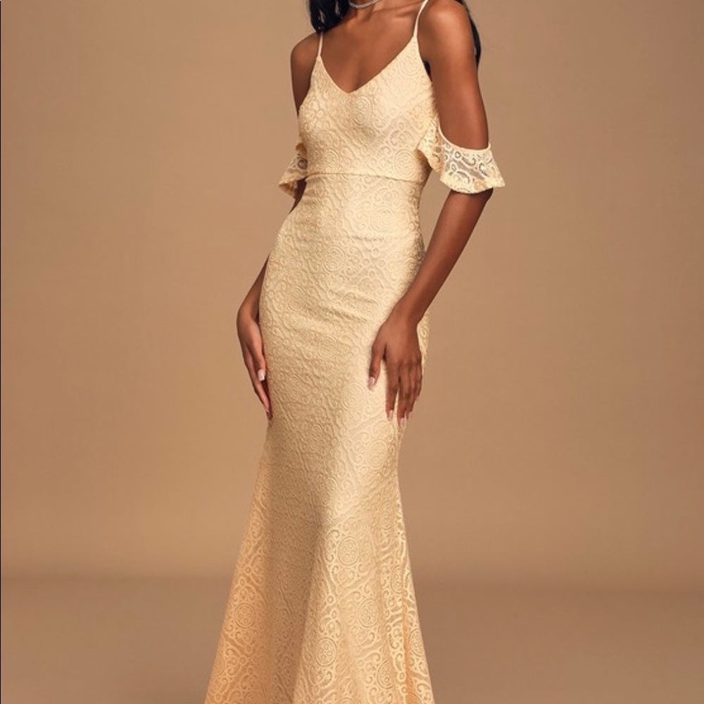 ABSOLUTELY STUNNING OFF THE SHOULDER DRESS - Picture 1 of 5